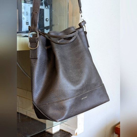 Mat & Nat Grey Bucket Bag EUC - Picture 2 of 5